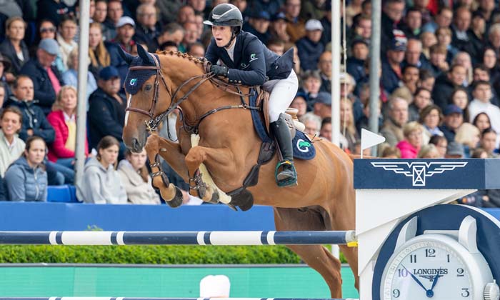 EASY PEASY INDEBUS Z by EMERALD VAN'T RUYTERSHOF x BALOUBET DU ROUET - ZANG